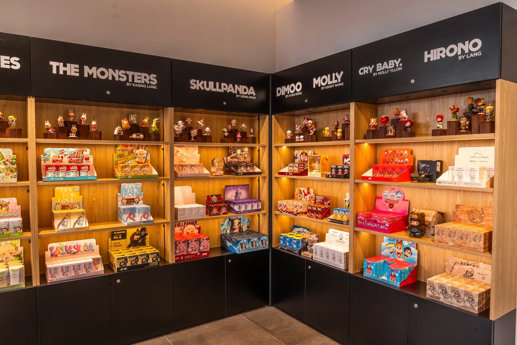 La parete dei prodotti Pop Mart